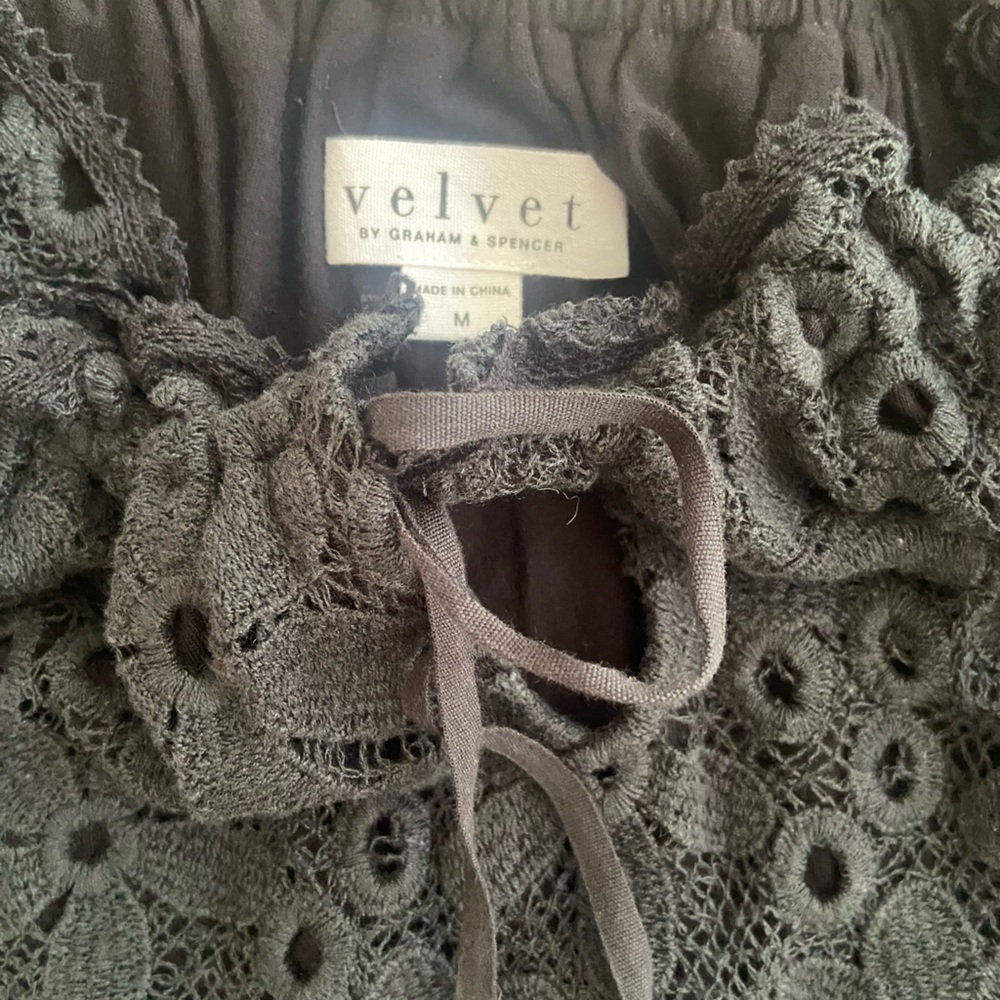 Black Eyelet Dress Size Medium Ruffle Neckline Cotton Lined Summer Dress - Picture 4 of 8